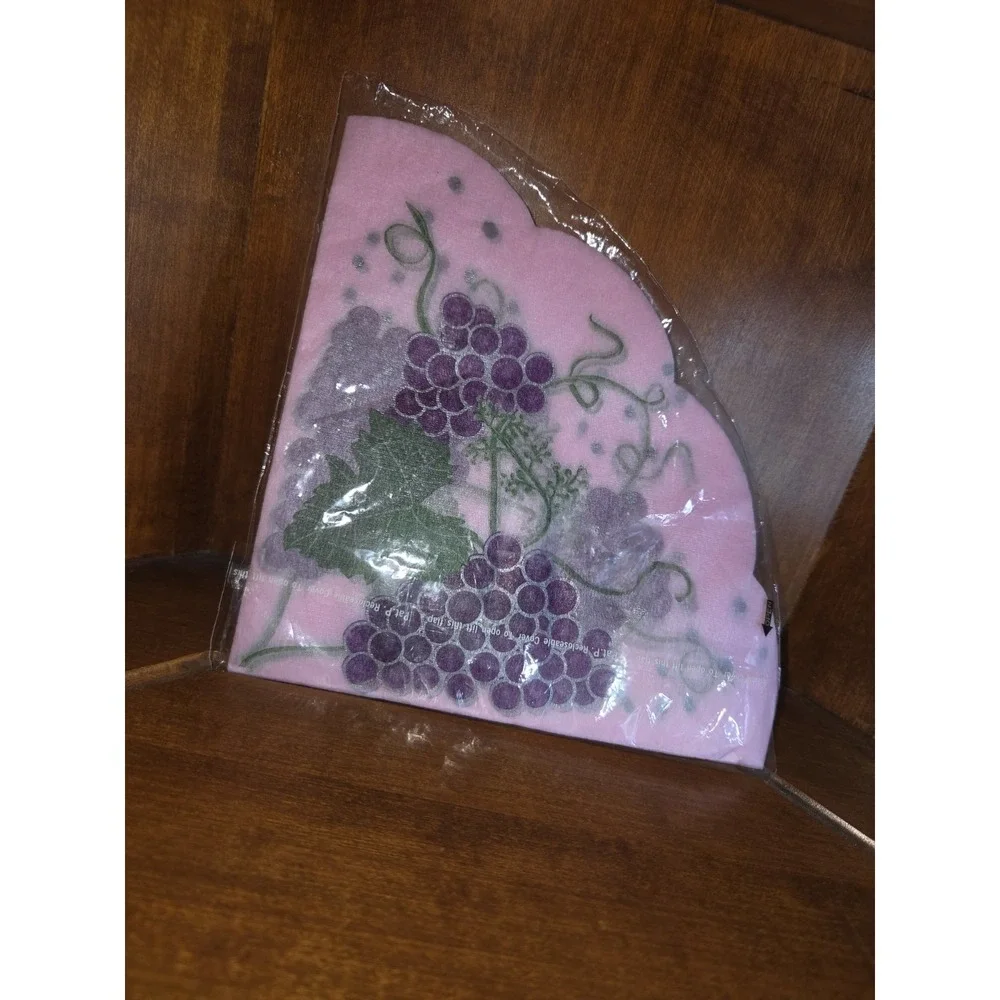 VINTAGE  COLORFUL PARTY HOUSE PAPER COCKTAIL NAPKINS Fan Shaped  20 Grape